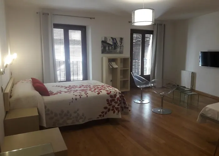 Apartamentos Y Estudios La Ristra